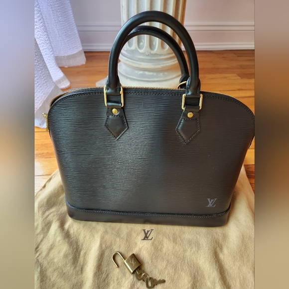 Louis Vuitton Black Epi leather vintage Alma Bag with lock & dustbag - Picture 1 of 16